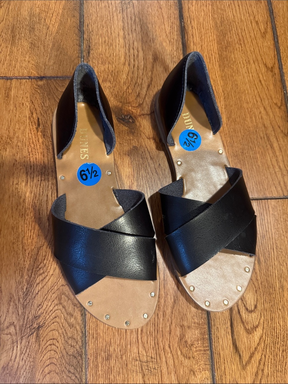 Women's Black Cross-Strap Dunes Sandals — Classic Everyday Flats